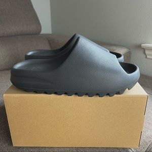 Yeezy slides Black Onyx size 10 New